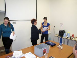 E.Myšáková a E.Janouchová - předávání diplomů